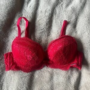 Women's Red Lace Push-Up Bra
